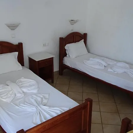 Penzion Hermes-ios To Let 3*