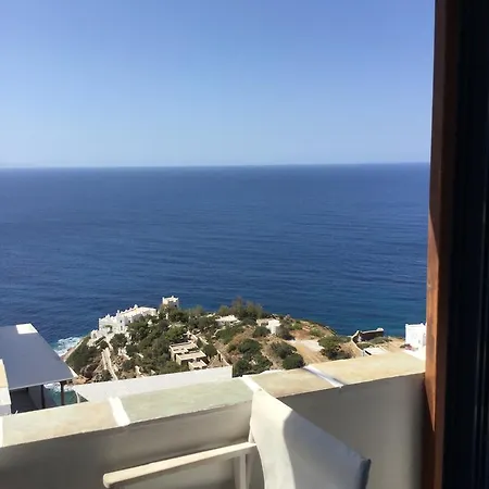 Guest house Hermes-ios To Let