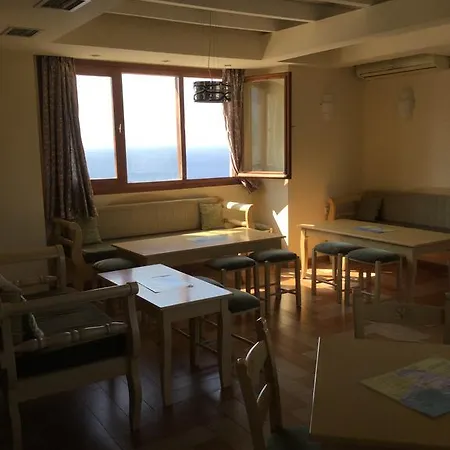 Hermes-ios To Let Guest house 3*