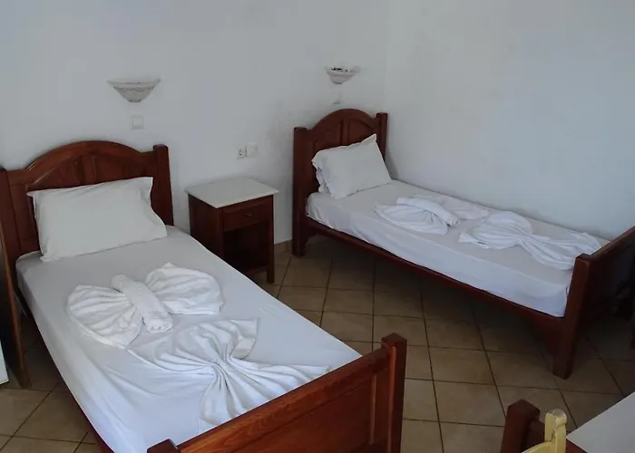 Pensjonat Hermes-ios To Let 3*